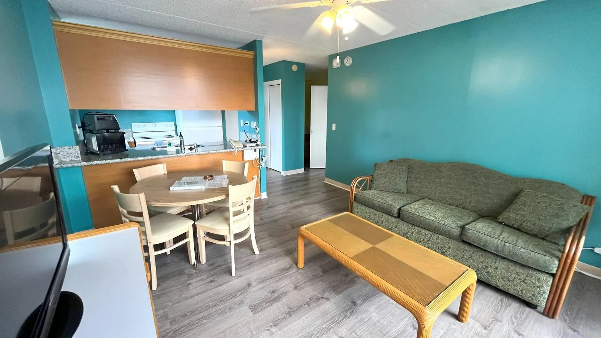 Royal Kuhio 1705 - Spacious Corner Unit With Stunning Mountain Views In The Heart Of Waikiki! Χονολουλού