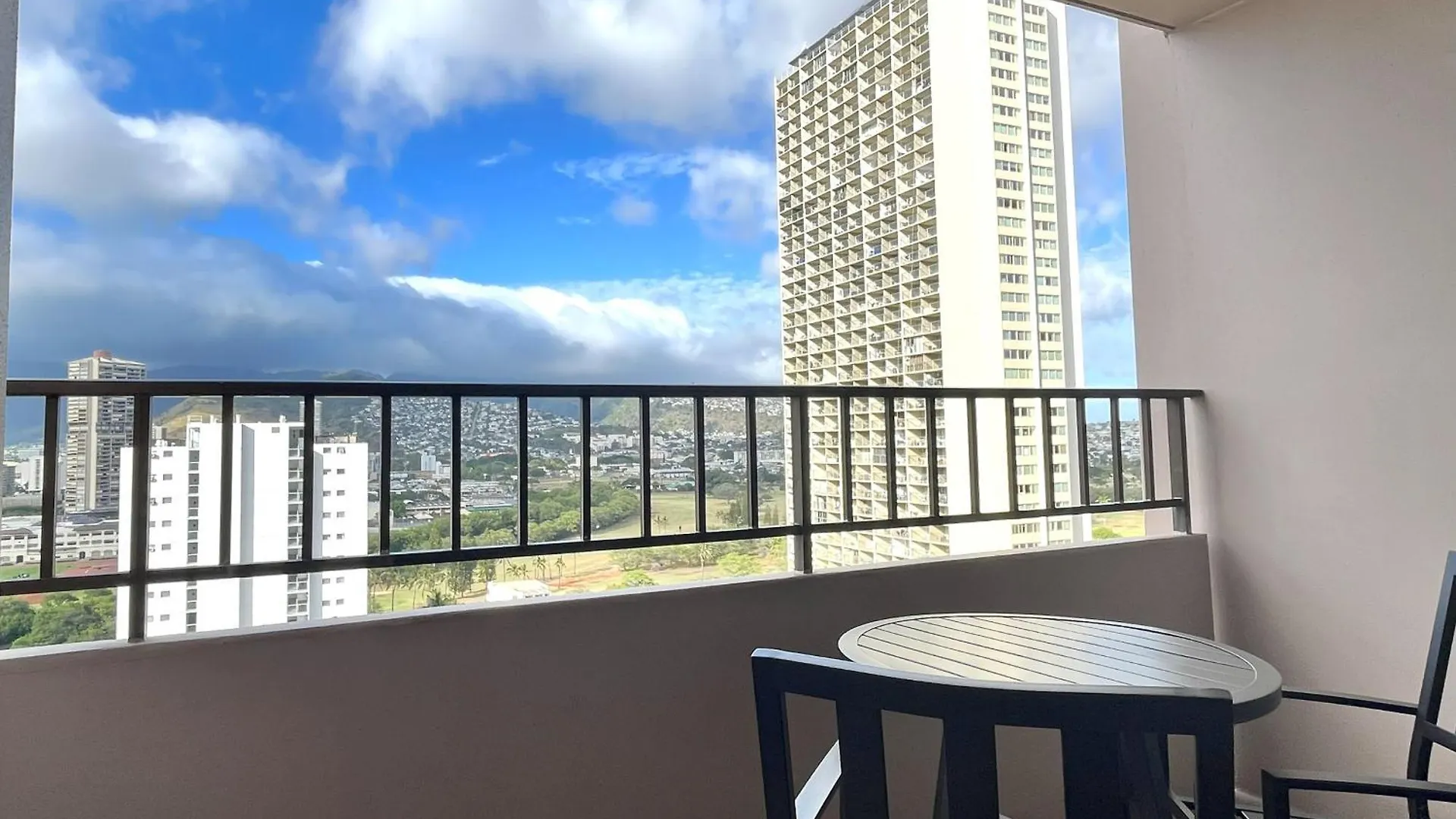 Σπίτι διακοπών Royal Kuhio 1705 - Spacious Corner Unit With Stunning Mountain Views In The Heart Of Waikiki! Χονολουλού Ηνωμένες Πολιτείες της Αμερικής